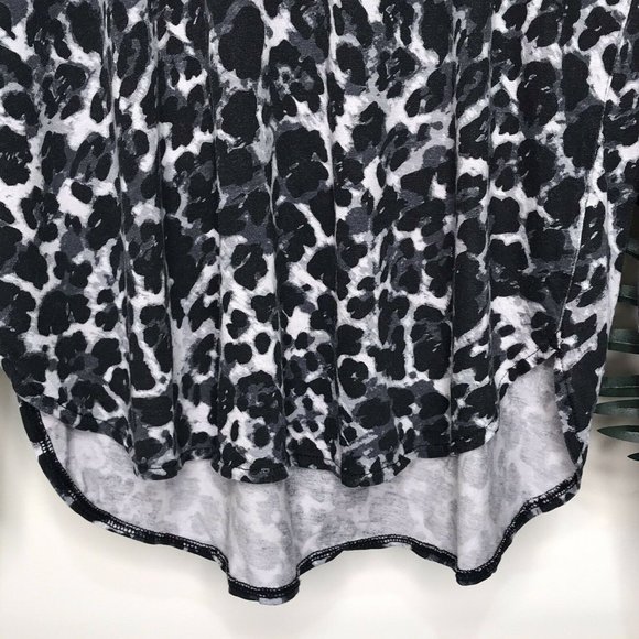 SOLD Witchery Animal Print Crew Neck Top XS - Picture 7 of 12